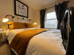 York Centre 2 Bedroom Renovated Flat, 8 Escrick Street